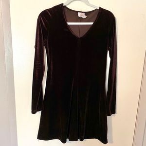 Brown velvet long sleeve dress